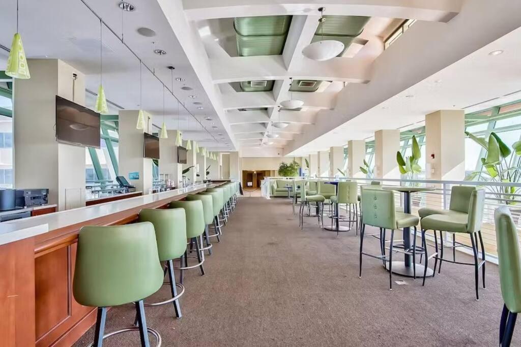 Beautiful Beachfront Paradise! Emerald Beach Resort パナマシティービーチ エクステリア 写真