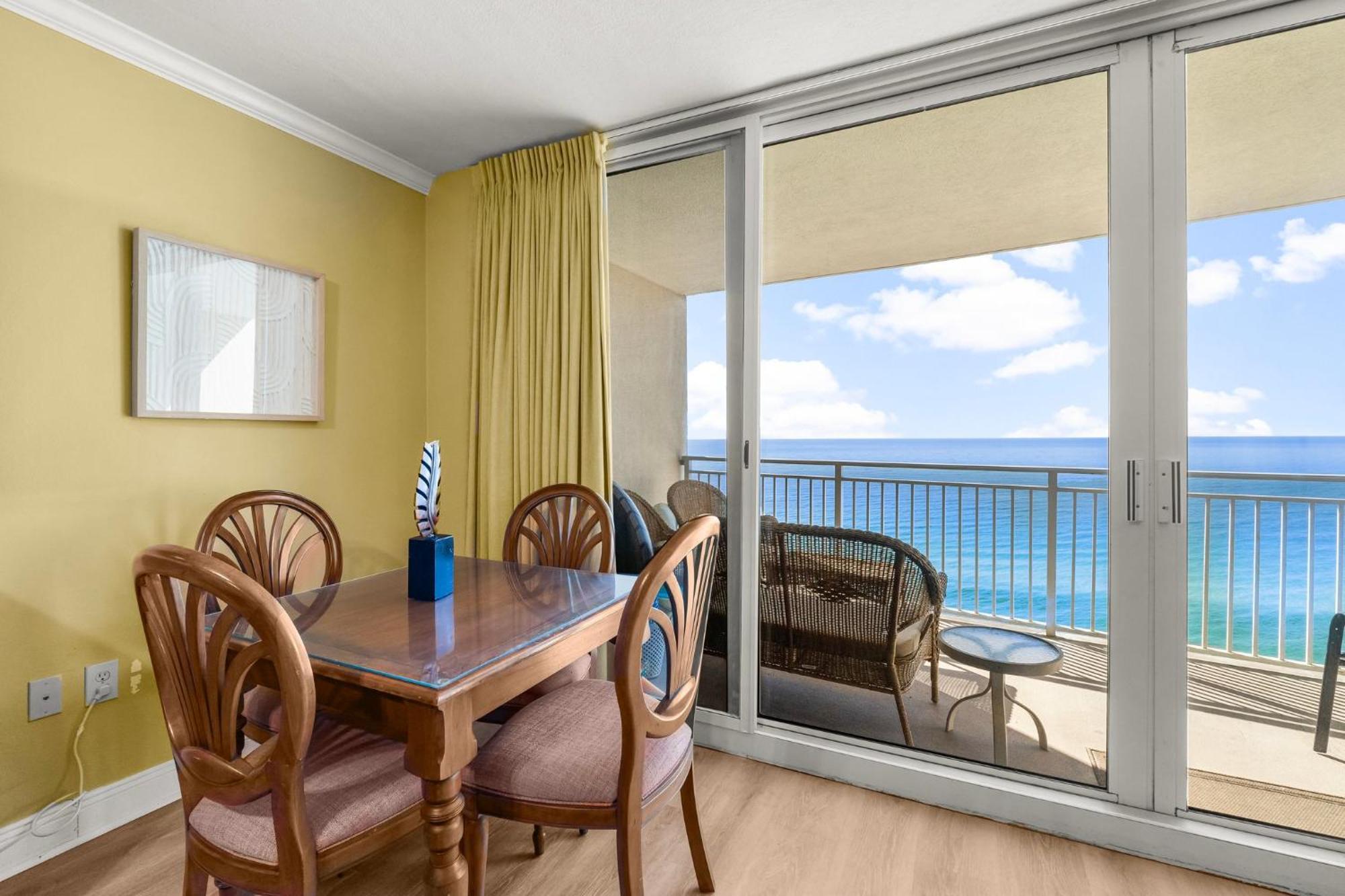 Beautiful Beachfront Paradise! Emerald Beach Resort パナマシティービーチ エクステリア 写真